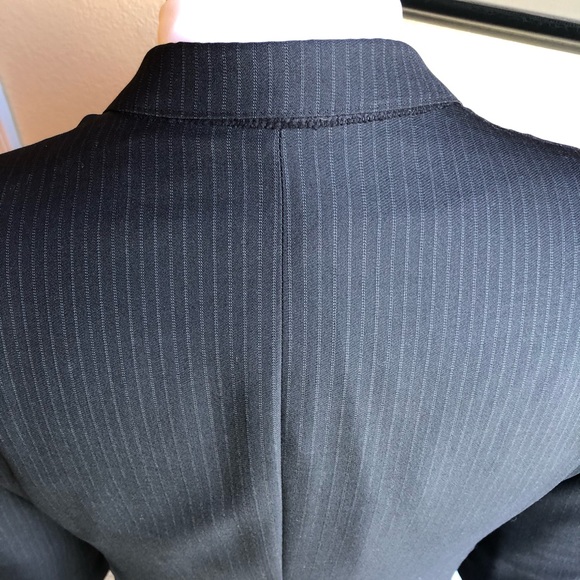Armani Italian Wool Black Pinstripe Barney’s NYC - Picture 7 of 17